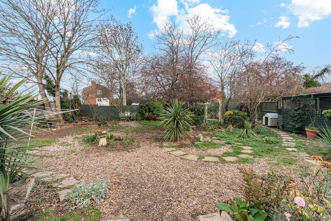Redwood, Rectory Gardens, Whitstable photo 3