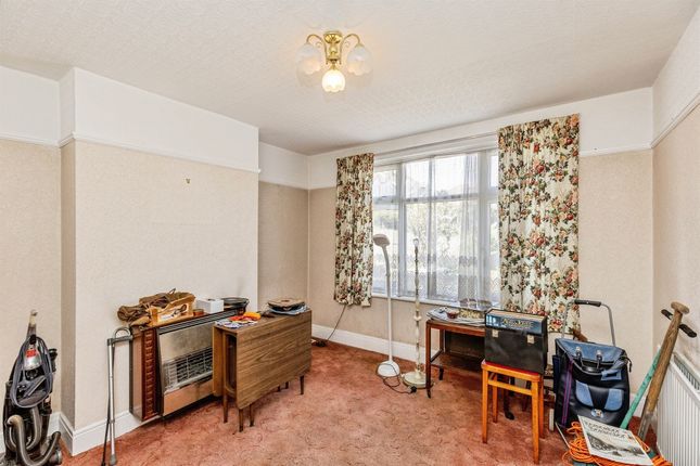 73, Aylesbury Crescent, Bristol photo 3