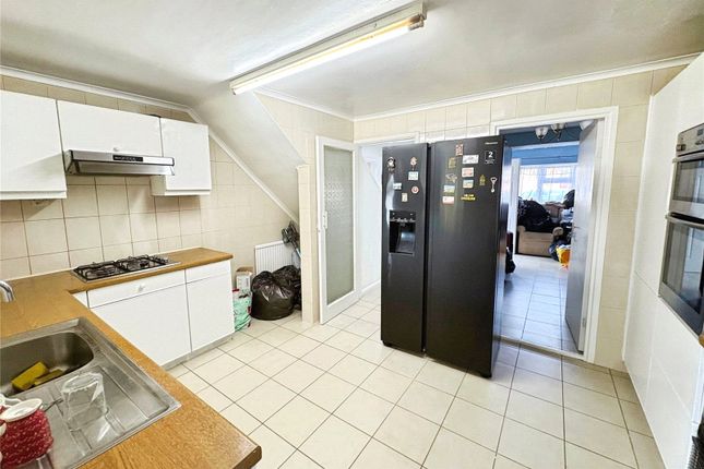 7, Hammond Road, Surrey photo 3