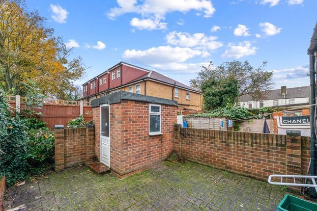 Terraced house for sale in Kings Avenue, Hounslow
