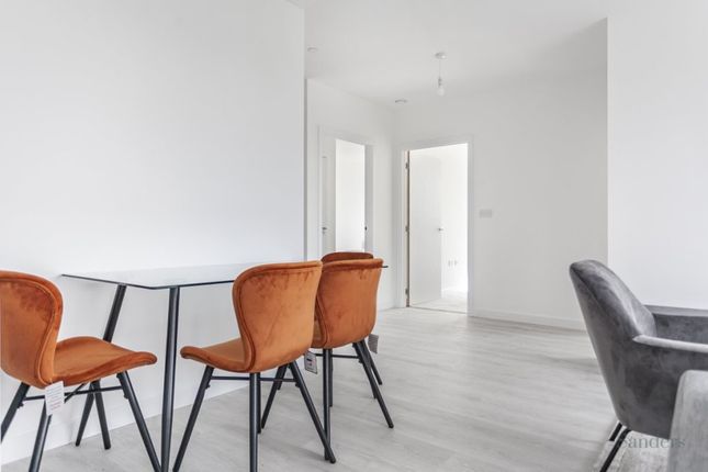 Flat 29 Winter Apartments, East Acton Lane, Acton photo 4