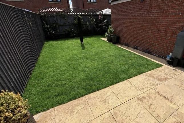 5 Long Barrow Mews, Navenby, LINCOLN photo 2