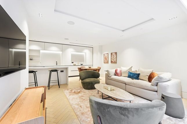 Thumbnail Flat to rent in Park Crescent, Marylebone