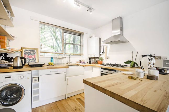 Terraced house to rent in Brownlow Road, London Fields, London