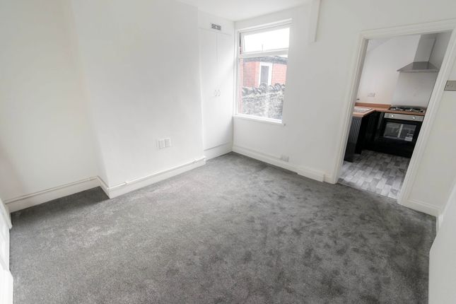 21, York Street, Sutton in Ashfield photo 3
