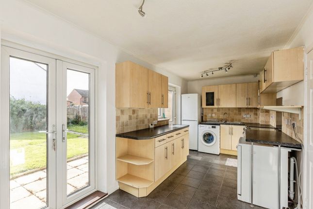 11, Taylor Court, Somerset photo 2