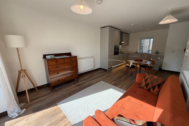 16, Ackroyd House, Harlow photo 2