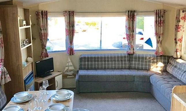 3-bed caravan on Hillway Rd, Bembridge, £24,995