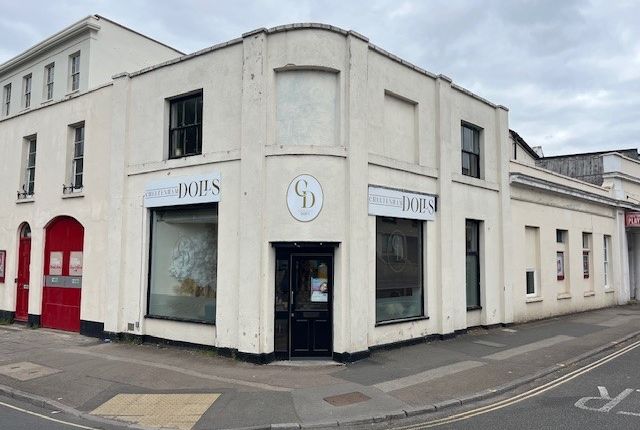 Retail premises to let in Cheltenham