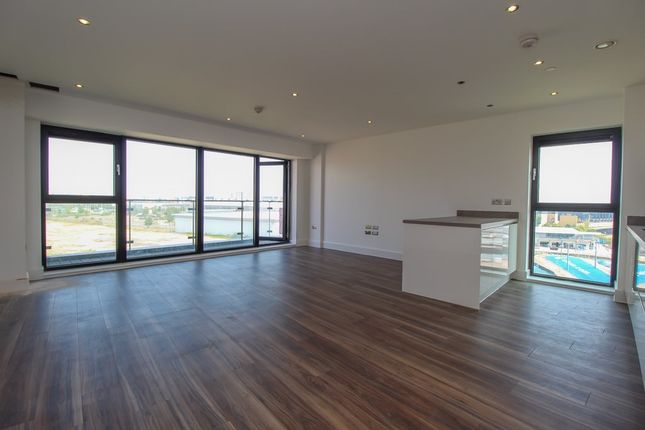 Thumbnail Flat to rent in Whitewater House, Bayscape, Cardiff Marina