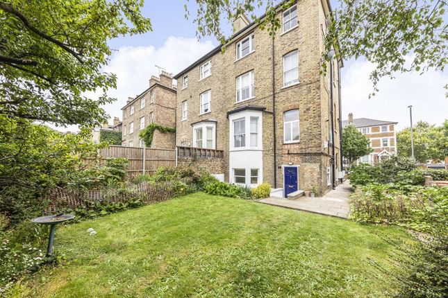 Flat B, 72, Wimbledon Park Road, London photo 4