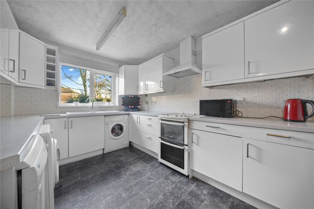 14, William Russell Court, Surrey photo 2