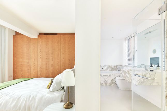Flat for sale in Notting Hill Gate, Notting Hill
