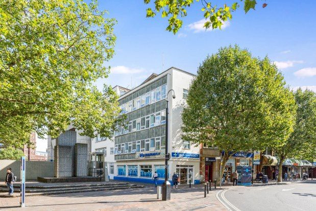 Thumbnail Flat to rent in 1 Guildhall Walk, Portsmouth