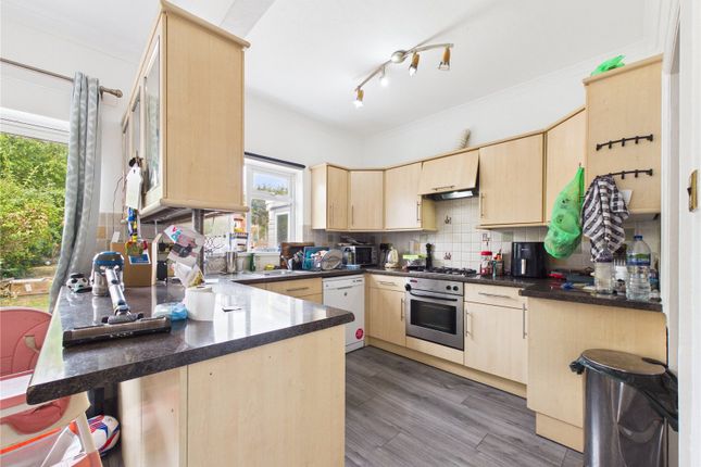 28, Cadwallon Road, London photo 3