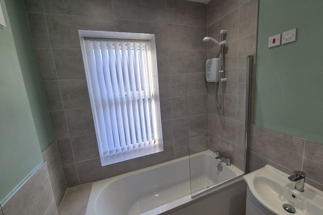 9, Holt Street, Rossendale photo 2