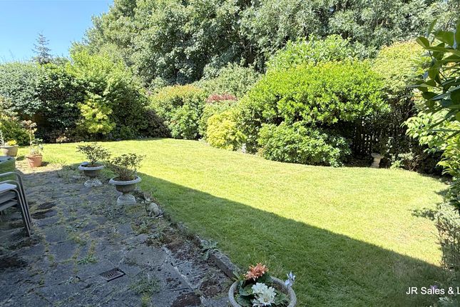 66, Homewood Avenue, Potters Bar photo 3