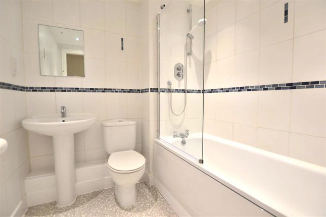 Flat for sale in Temple Lane, Liverpool