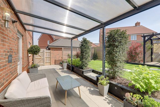 3, Dianthus Grove, Worthing photo 2