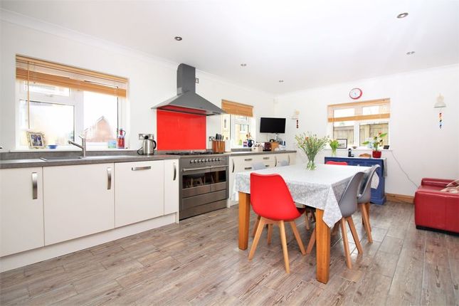 14, Highfield, Ilminster photo 4
