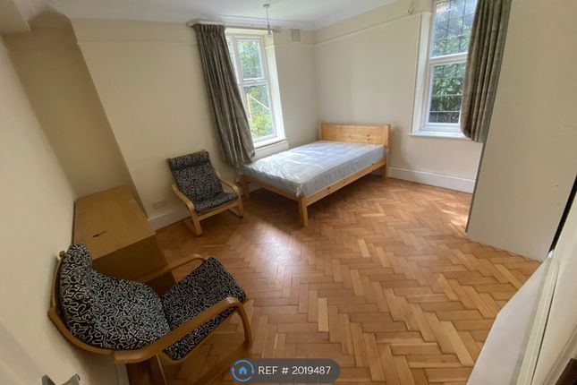 Thumbnail Room to rent in Wendover Court, London