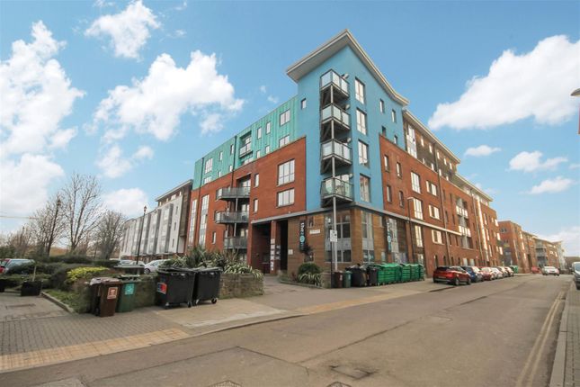 Thumbnail Flat for sale in Ratcliffe Court, Barleyfields, Bristol