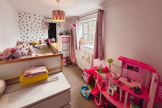67a, Lancaster Close, Thatcham photo 5