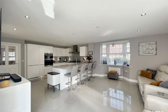 28, Clinton Avenue, Luton photo 3