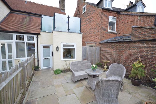 Flat for sale in Belmont Mews, Upper High Street, Thame
