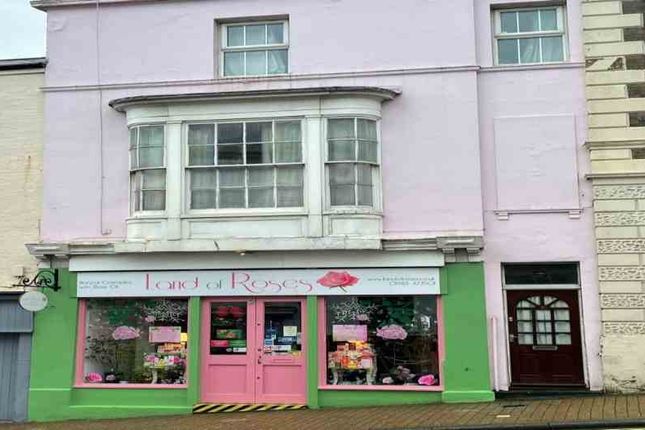 Thumbnail Commercial property for sale in Union Street, Ryde