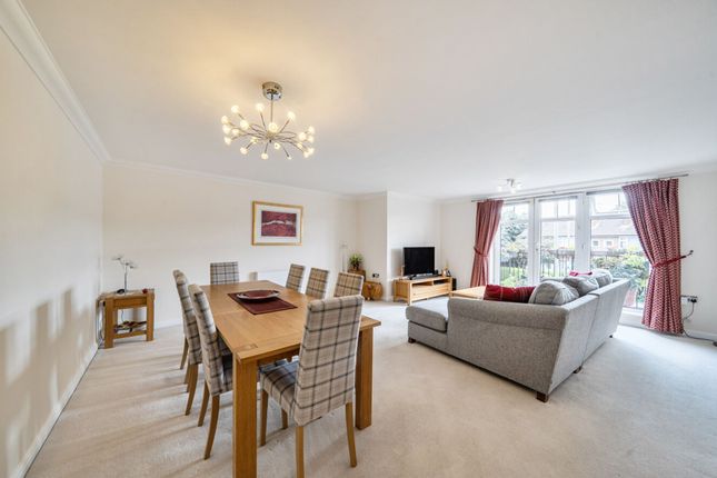 2-bed flat on Flat 6, Ridgeleigh Court, Barnet, £450,000