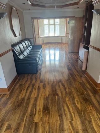5 Bedroom House - Southall