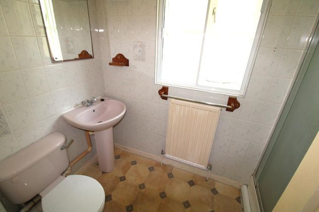 25, Caroline Place, Harlington photo 5