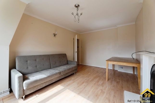 12 Victoria House, Victoria Road, Romford photo 3
