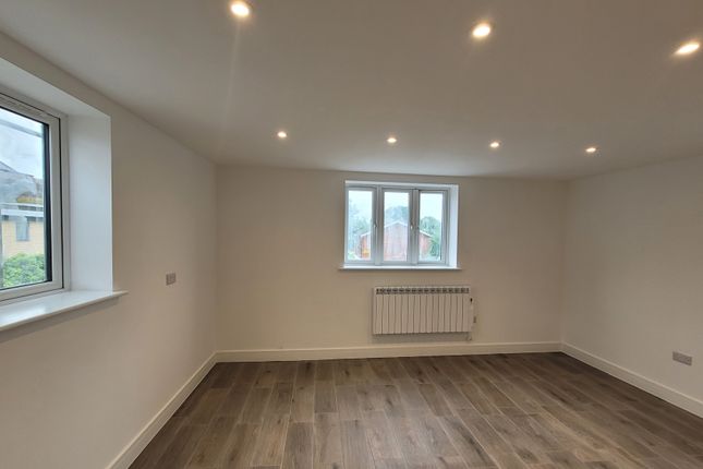 Thumbnail Flat to rent in Cricket Road, Oxford