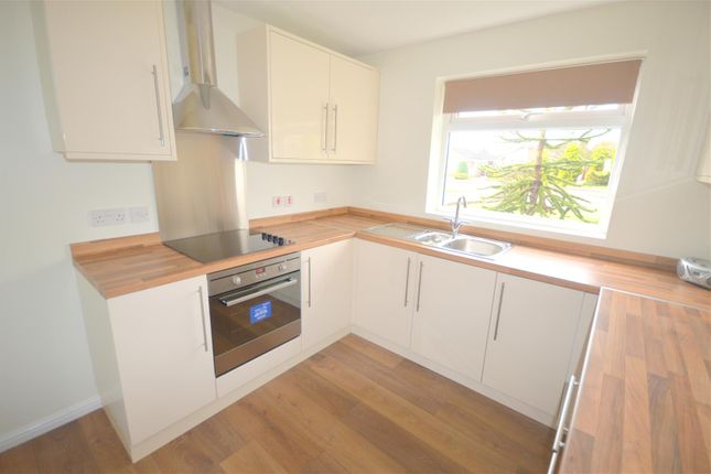 13, Bowden Avenue, Chesterfield photo 2