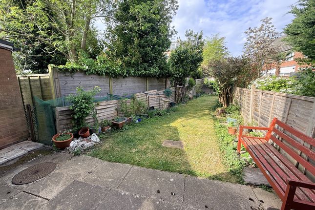80, Vincenzo Close, Hatfield photo 3