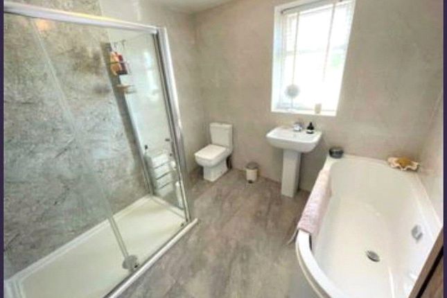 216,, Talbot Road, Hyde photo 2