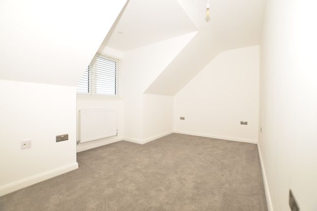Detached house to rent in Iffin Lane, Canterbury