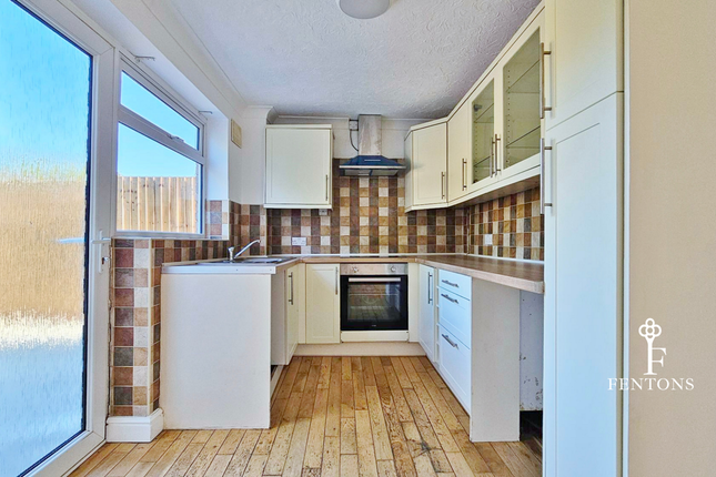 11, Woodford Close, Great Clacton photo 3