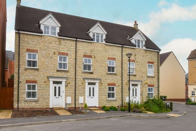 Town house for sale in Dyson Road, Swindon