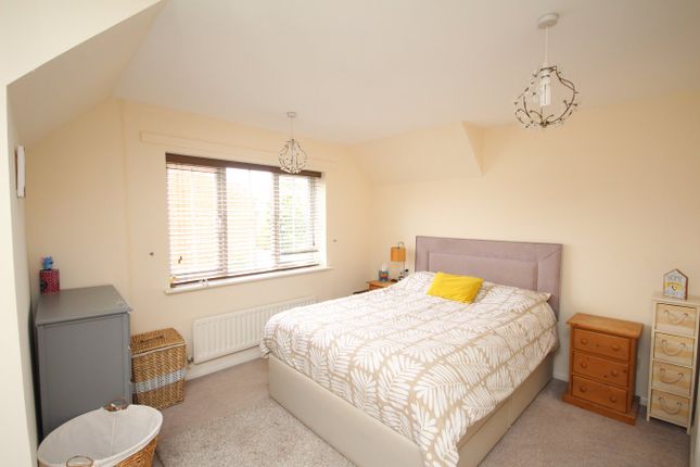 23, Webb Close, Letchworth Garden City photo 4