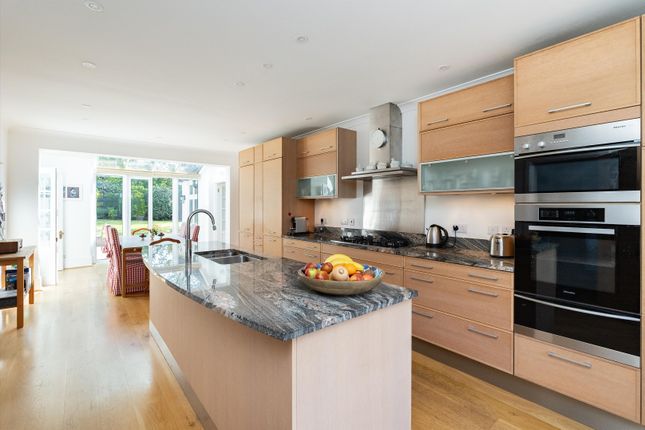 6, Brook Gardens, Kingston Upon Thames photo 4