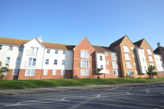 Flat to rent in West Road, Clacton-On-Sea