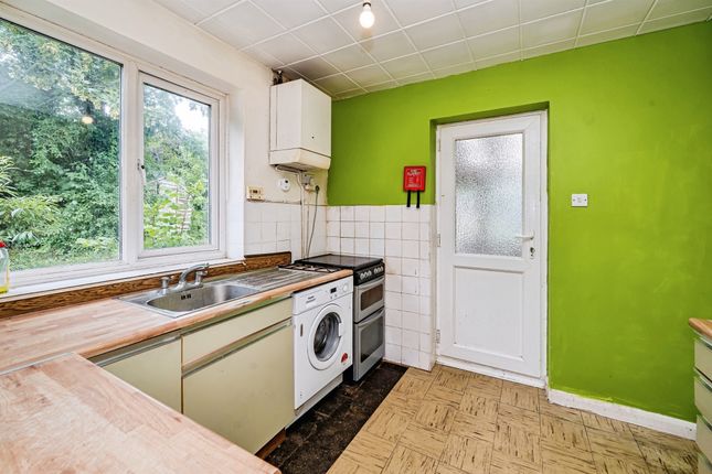 8, Southfield Gardens, Slough photo 3