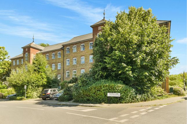Thumbnail Flat for sale in 2 Highfield Close, London