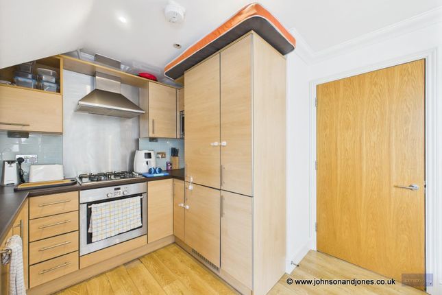10 Saville Place, 65, Victoria Street, Englefield Green photo 4