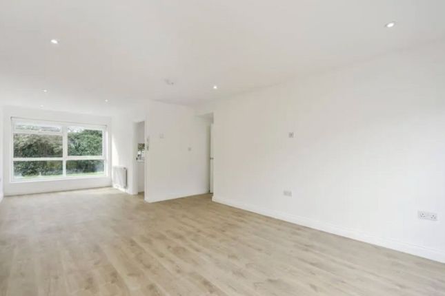 Maisonette to rent in Heath View, East Finchley, London