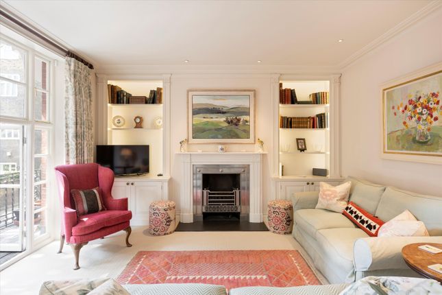 Flat for sale in St Loo Court, St Loo Avenue, Chelsea, London SW3.