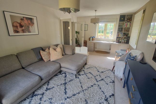 1a Morecombe Way, Fairford photo 2